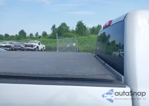 2018 Chevrolet Silverado 1500 Wt z USA, uszkodzony, nr VIN 1GCNKNEH4JZ243738